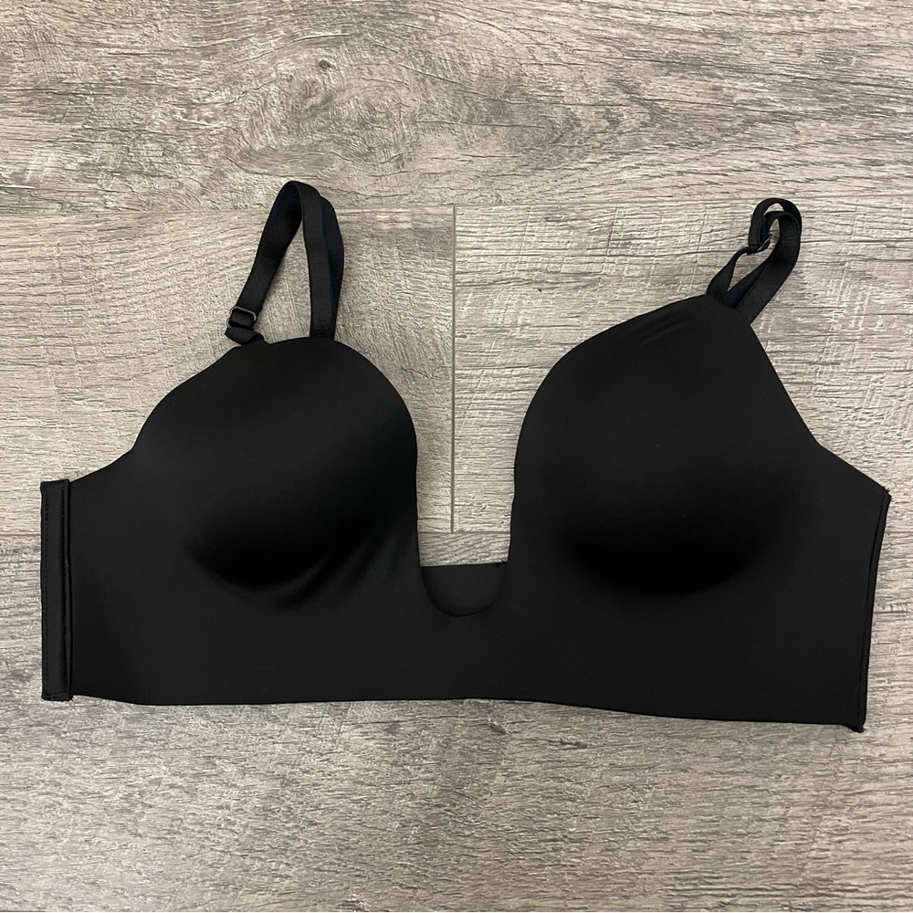 victoria secret bra black color 34B/B75